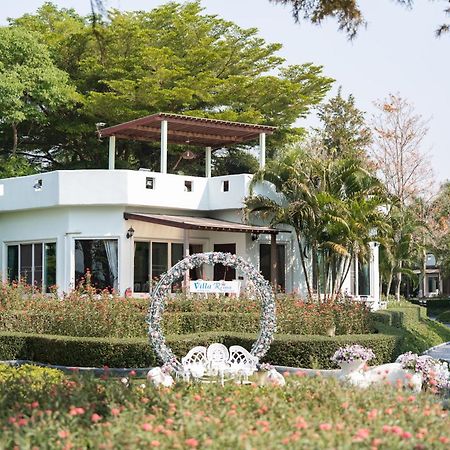 Villa Reina Resort Nong Nam Daeng Екстер'єр фото