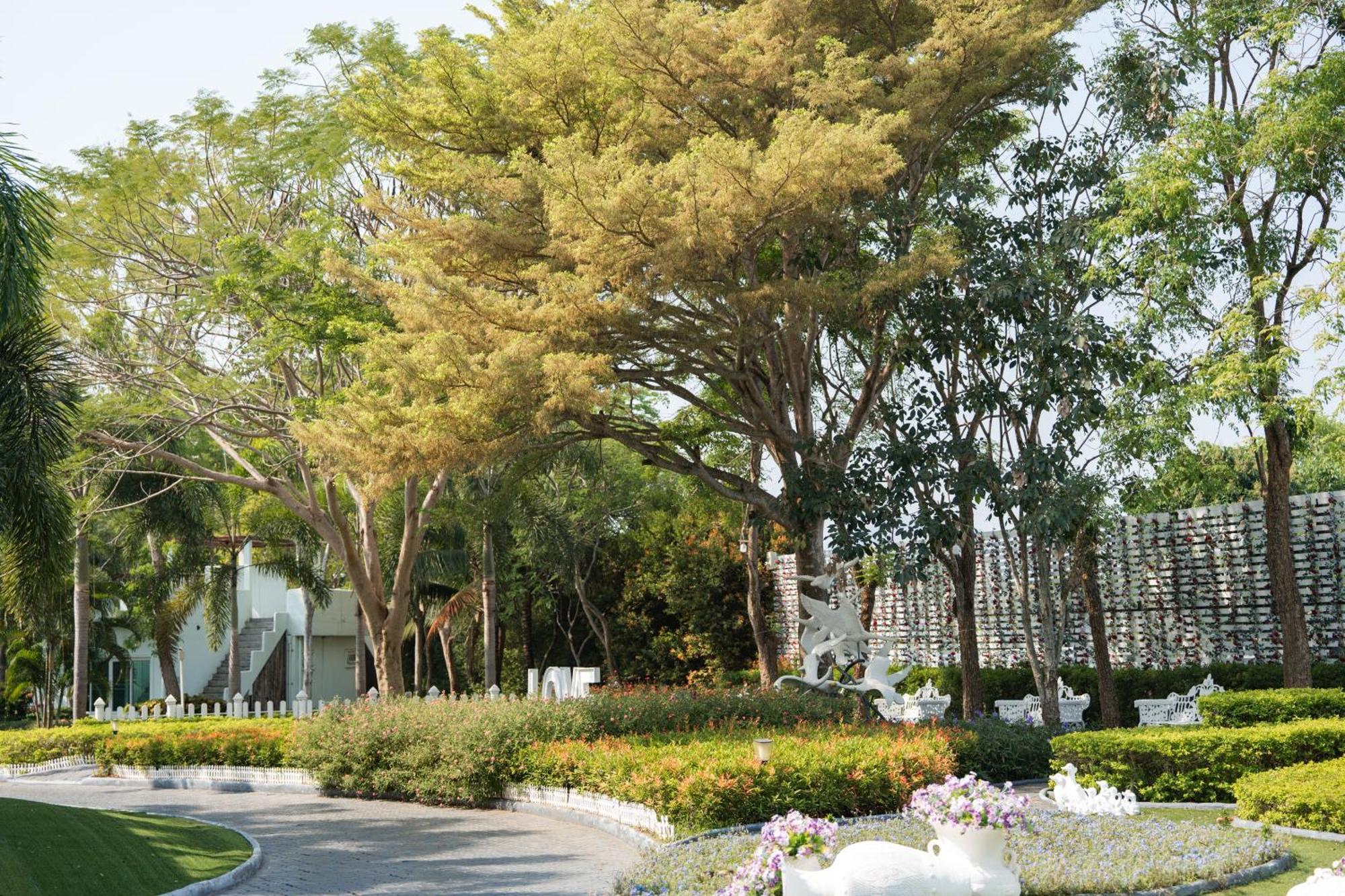 Villa Reina Resort Nong Nam Daeng Екстер'єр фото