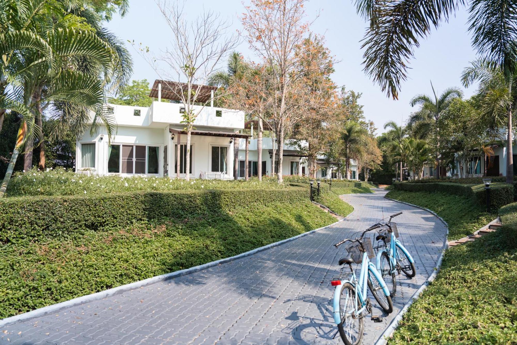 Villa Reina Resort Nong Nam Daeng Екстер'єр фото