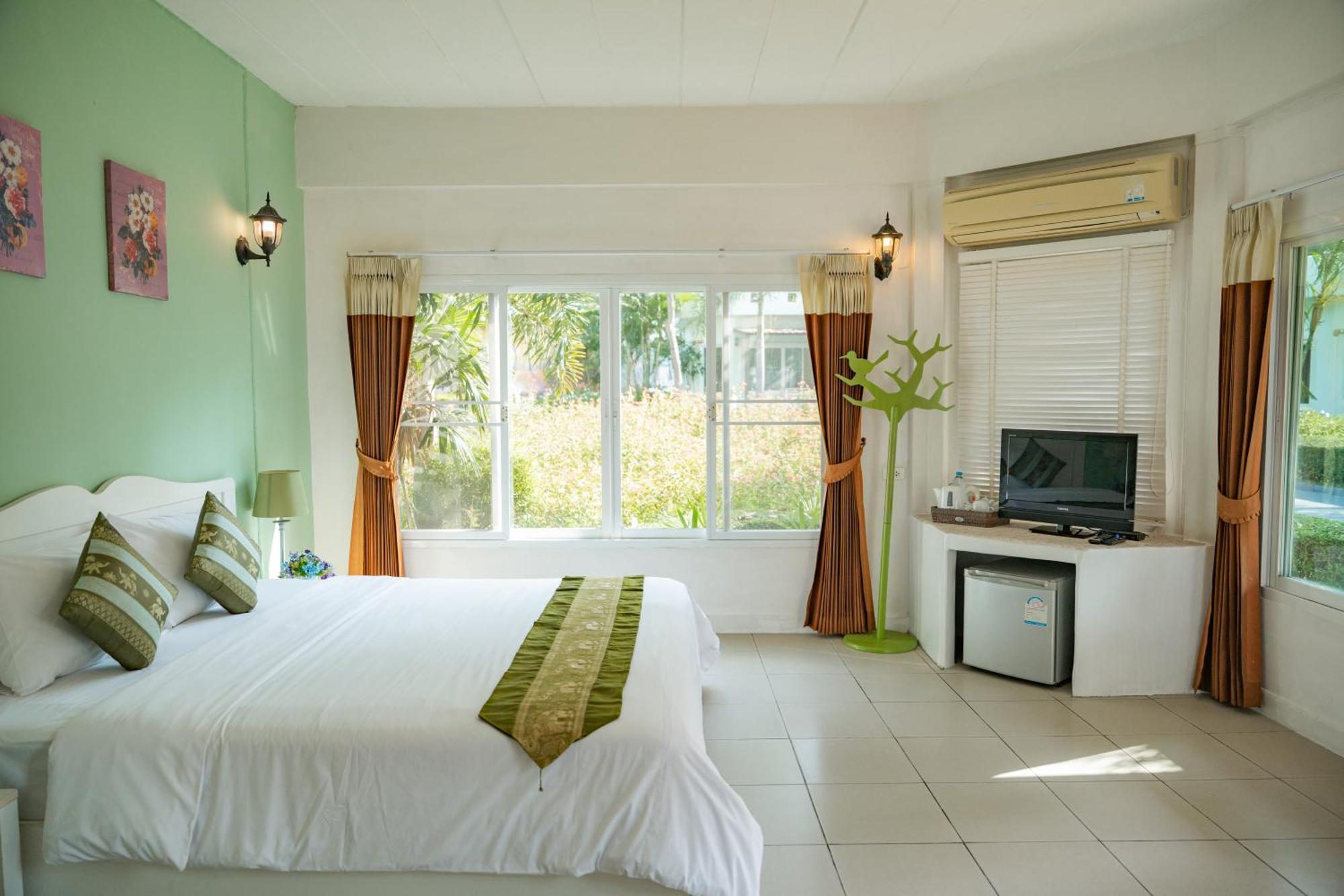 Villa Reina Resort Nong Nam Daeng Екстер'єр фото