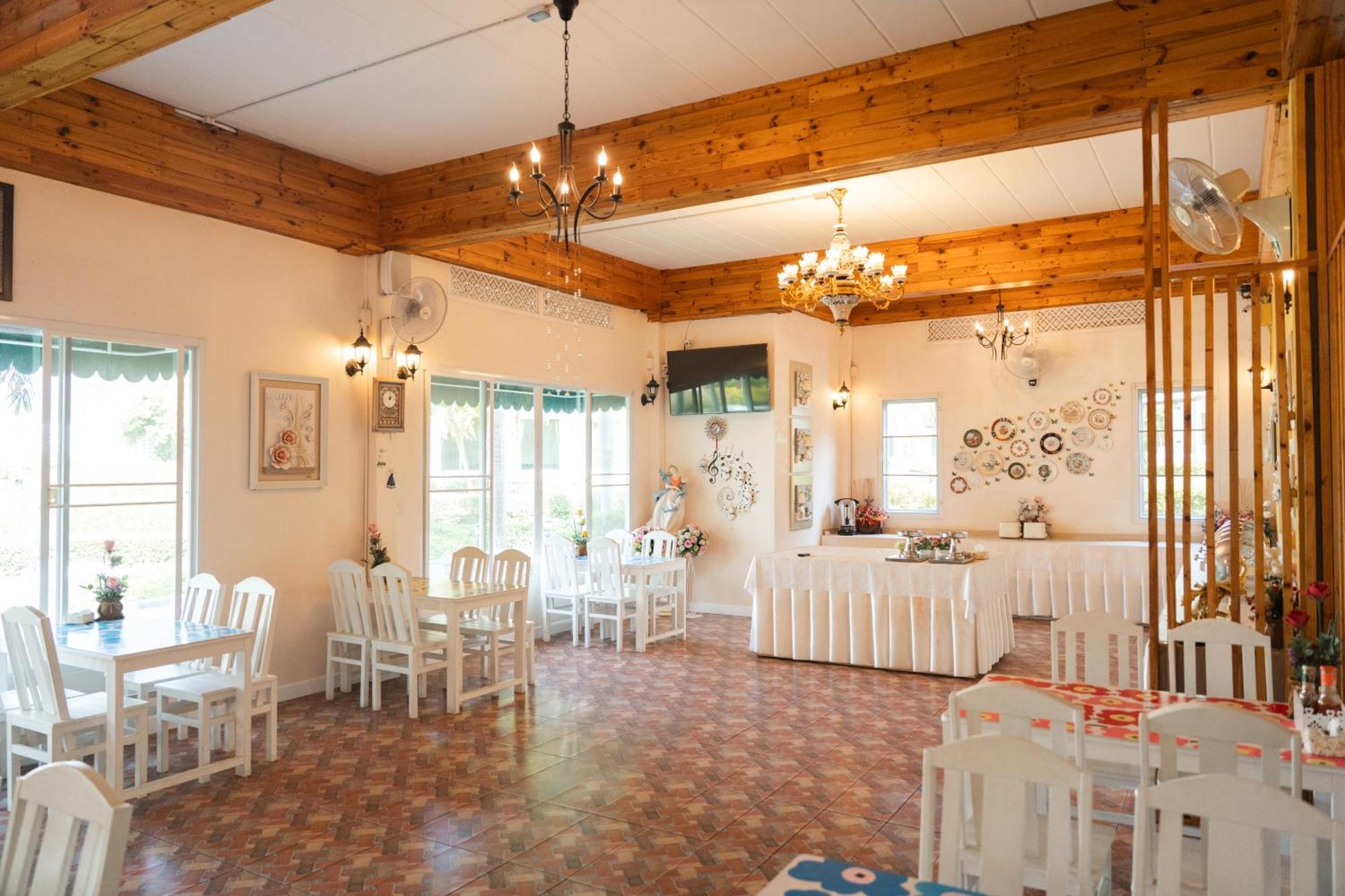 Villa Reina Resort Nong Nam Daeng Екстер'єр фото