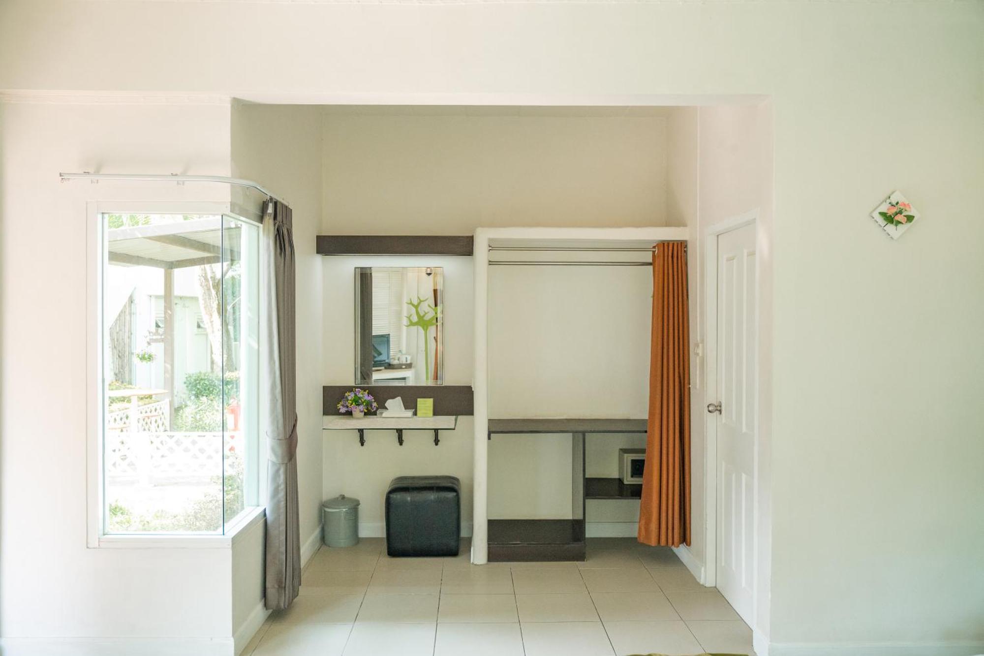 Villa Reina Resort Nong Nam Daeng Екстер'єр фото