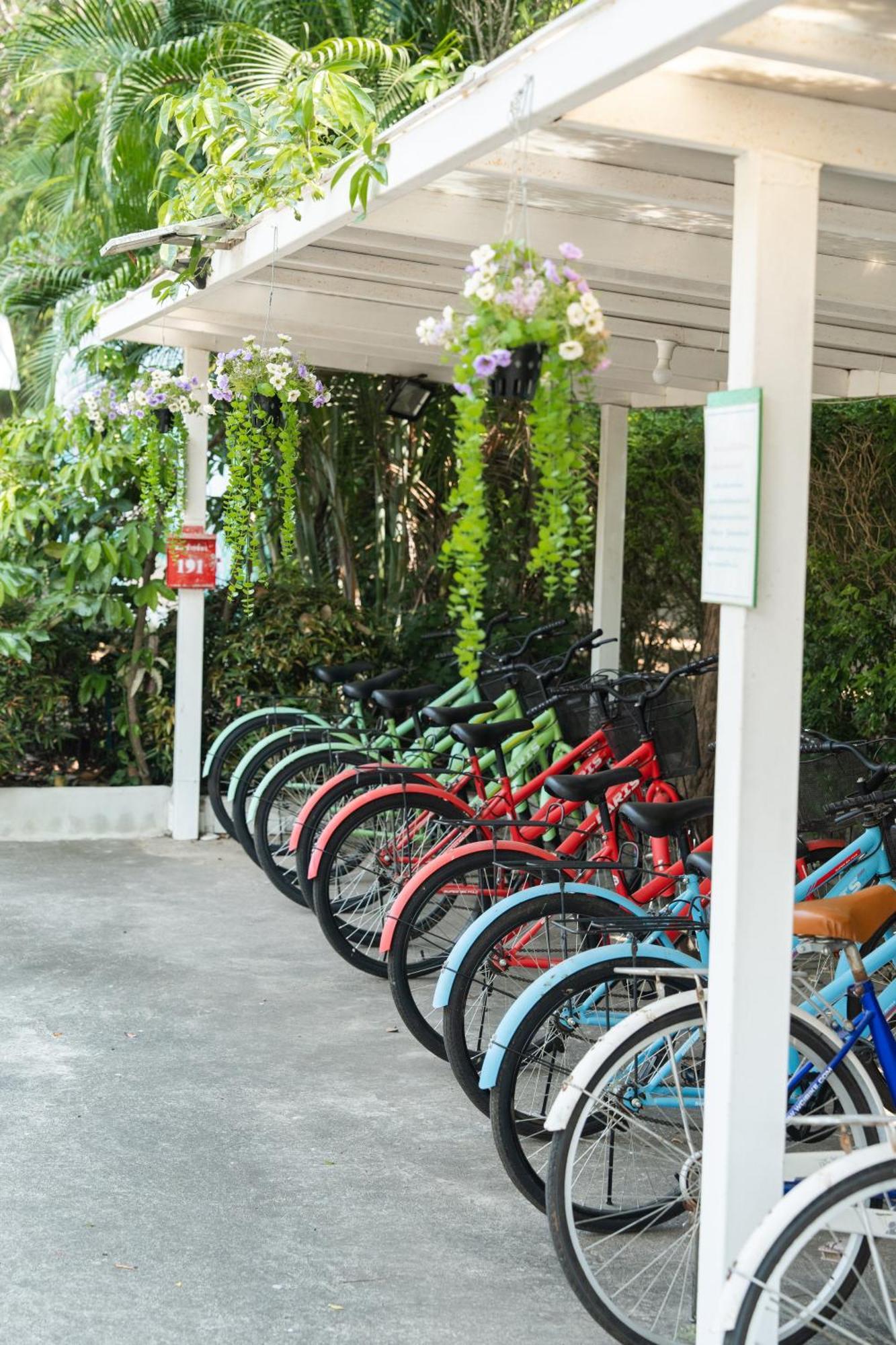 Villa Reina Resort Nong Nam Daeng Екстер'єр фото